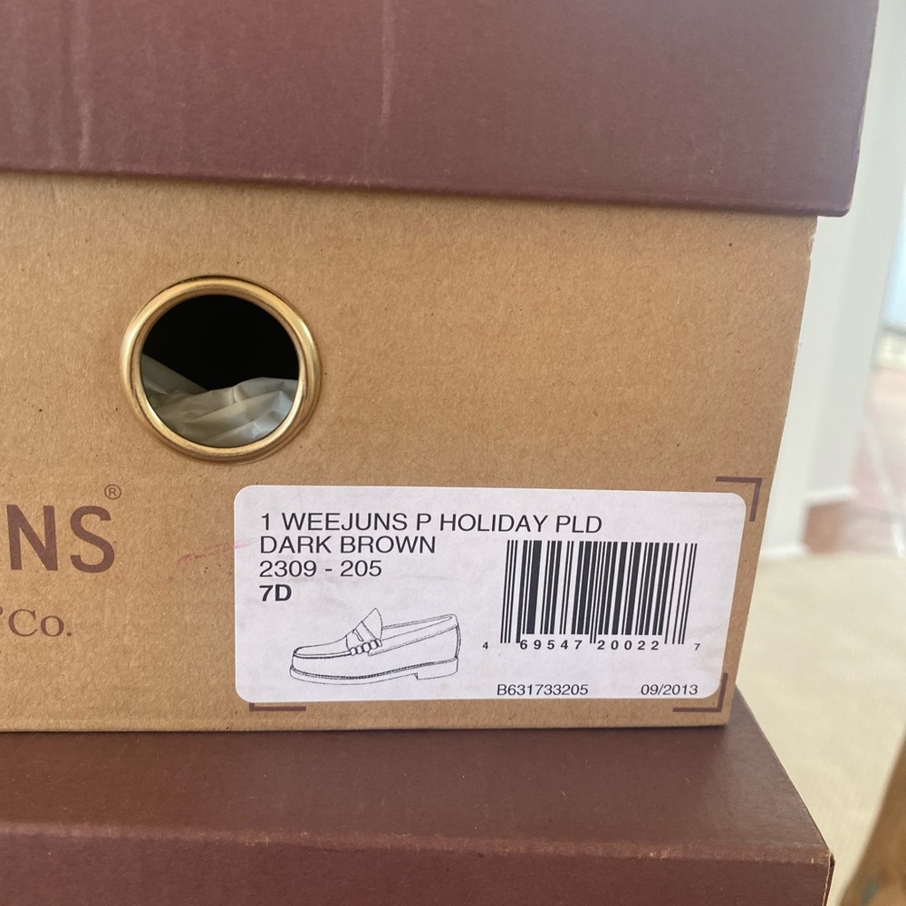 G.H. Bass & Co. Women’s Brown and Red Loafers - Picture 5 of 6